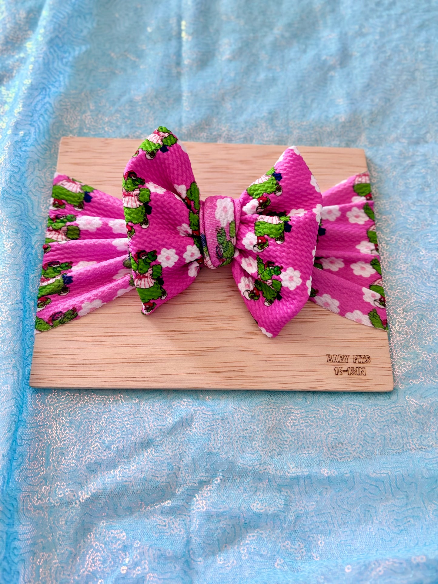 Pink Phil’s Phanatic bow
