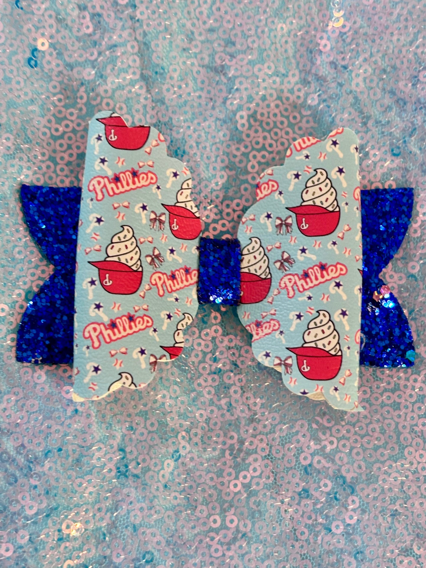 Phillies bows