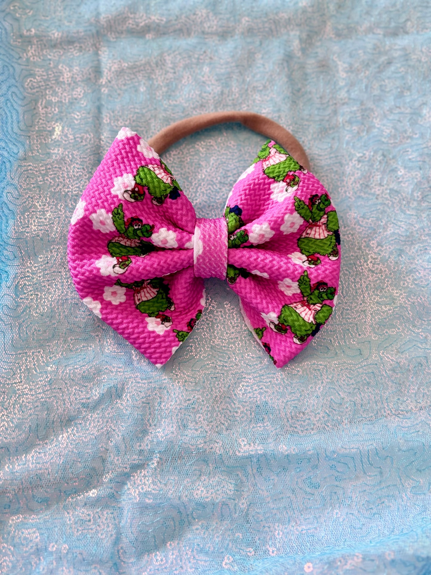 Pink Phil’s Phanatic bow
