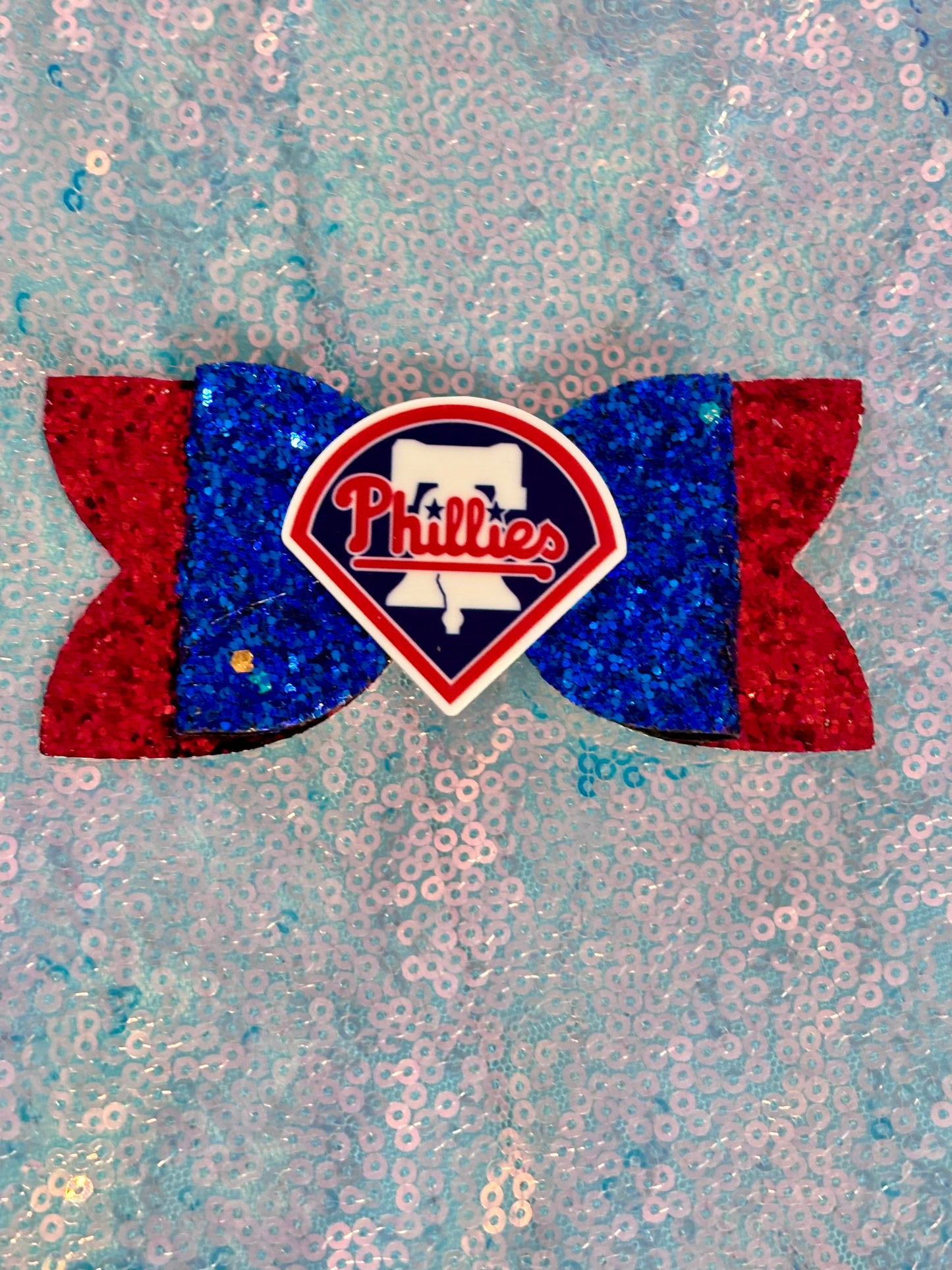 Phillies bows