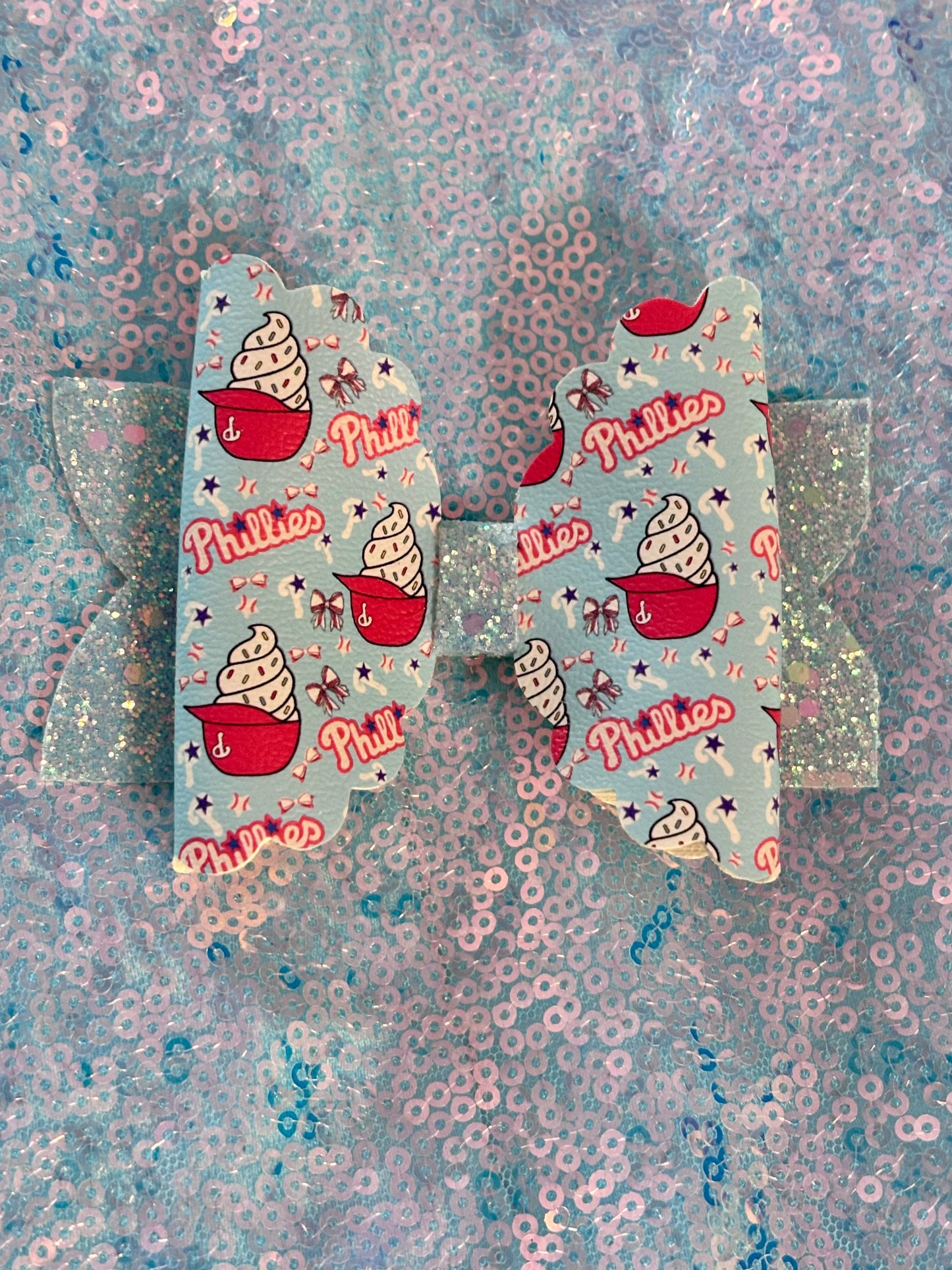 Phillies bows