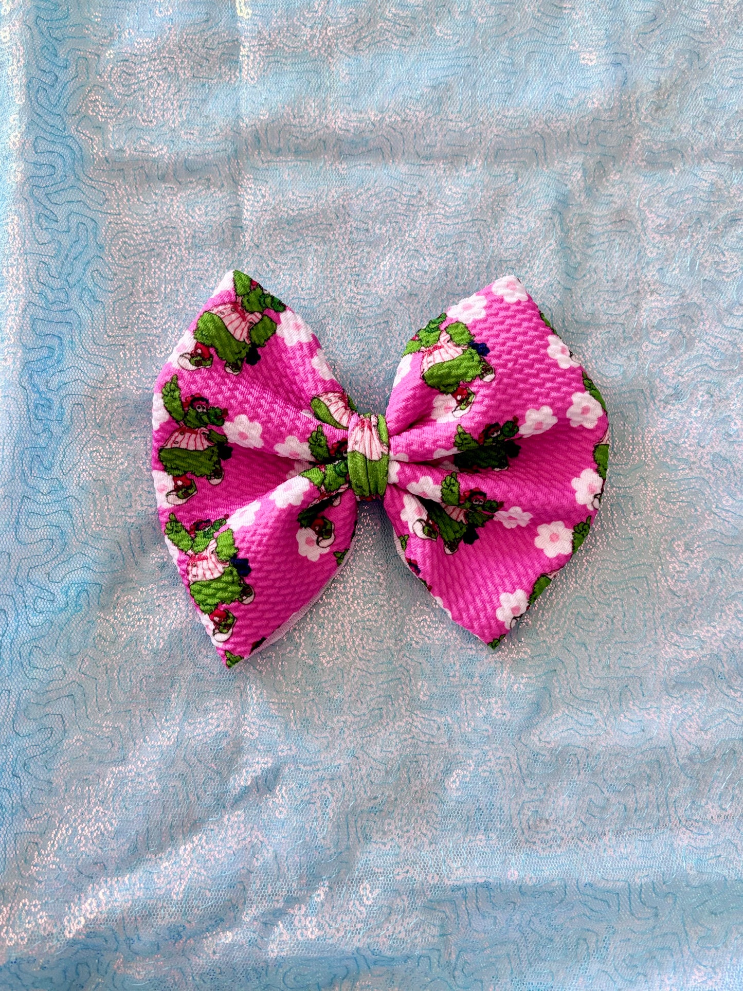 Pink Phil’s Phanatic bow