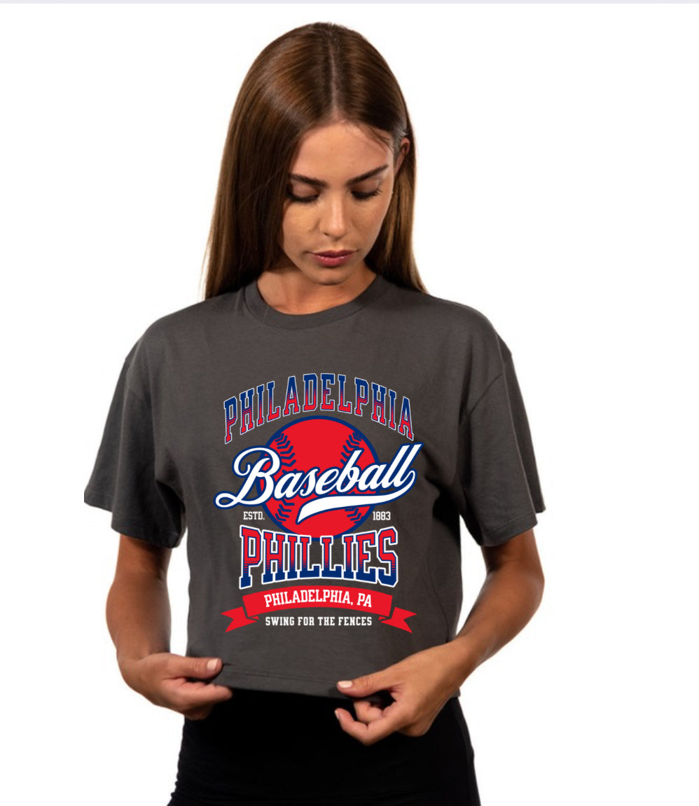 Women’s baseball Phillies cropped tee