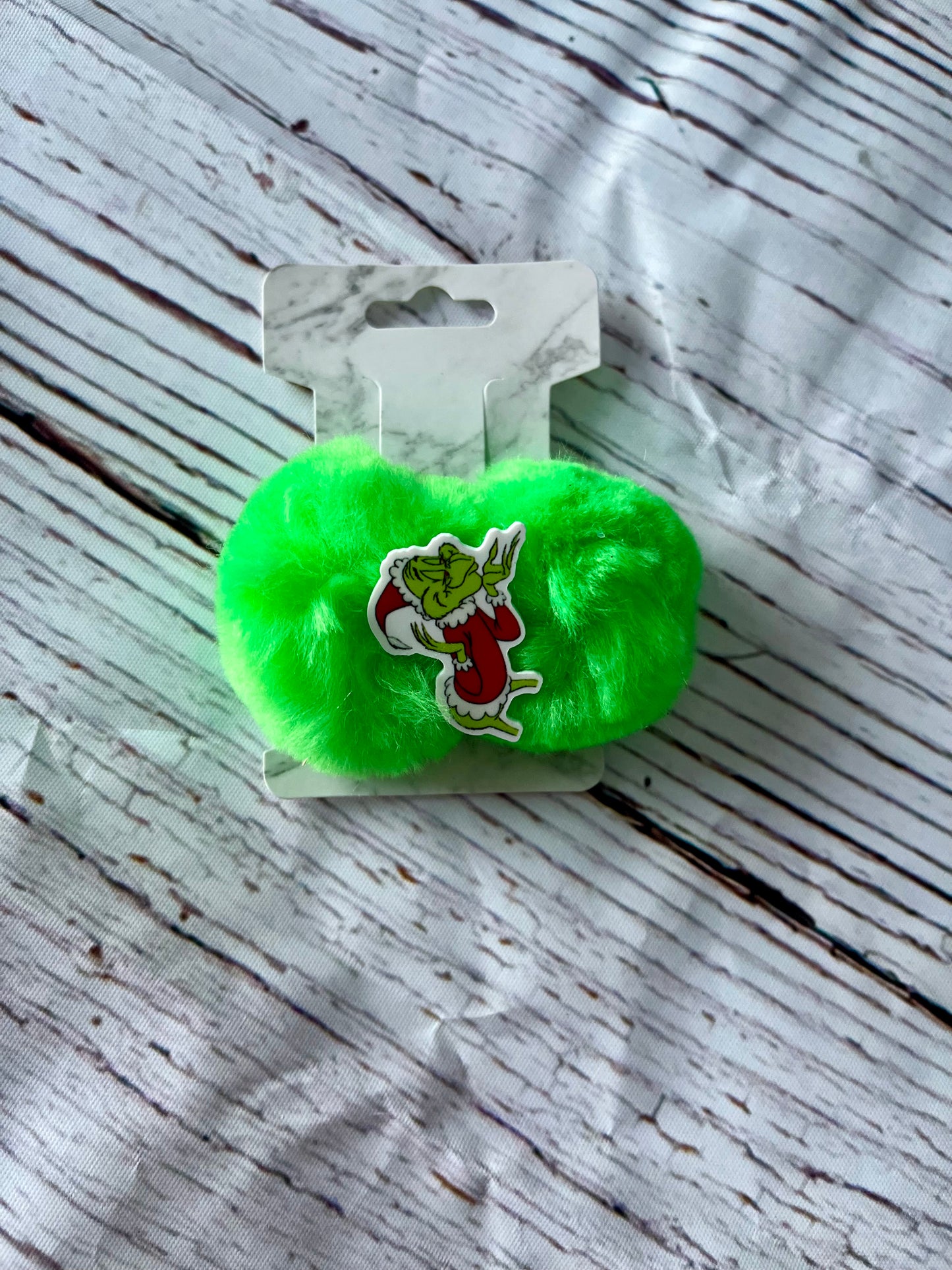 Grinchy pom clip